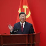 «Ο κόσμος έχει ανάγκη την Κίνα»: Τρίτη θητεία για τον Σι Τζιπίνγκ στην ηγεσία του κόμματος και της χώρας