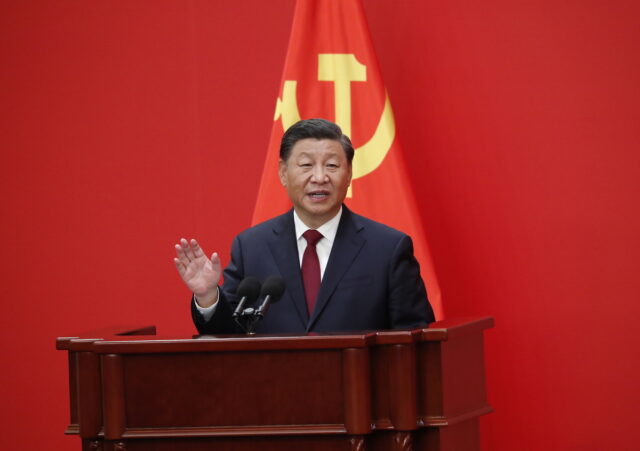 «Ο κόσμος έχει ανάγκη την Κίνα»: Τρίτη θητεία για τον Σι Τζιπίνγκ στην ηγεσία του κόμματος και της χώρας