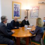 Ήχησαν οι σειρήνες στο Κίεβο – Σε καταφύγιο ο Νίκος Δένδιας