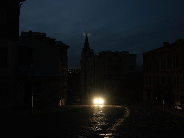 Το Κίεβο βυθίζεται στο σκοτάδι