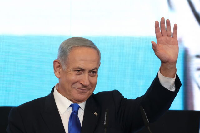 Ισραήλ: Kοντά στην επιστροφή του στην εξουσία ο Νετανιάχου – O συνασπισμός του συγκεντρώνει 65 έδρες