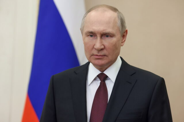 O Πούτιν ανακοίνωσε κατάπαυση του πυρός για 36 ώρες