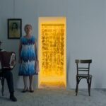 «Οι 7 θάνατοι της Αντώνας»: Θέατρο φτιαγμένο για προβολή σε οθόνη στη Στέγη του Ιδρύματος Ωνάση