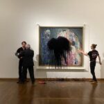 Αυστρία: Οικολόγοι ακτιβιστές πέταξαν μαύρο υγρό σε πίνακα του Κλιμτ [ΒΙΝΤΕΟ]