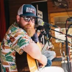 Πέθανε ο τραγουδιστής Τζέικ Φλιντ, λίγες ώρες μετά το γάμο του