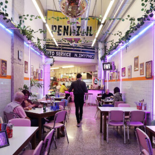 Για Pad Thai και καραόκε στην Ταϊλάνδη των Μελισσίων