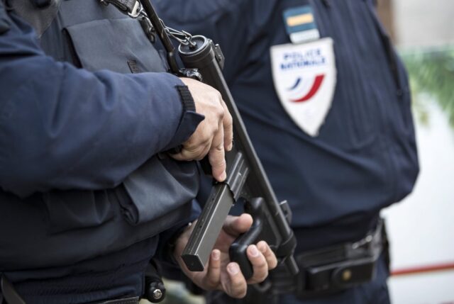 Γαλλία: Νεκρός εκπαιδευτικός από επίθεση με μαχαίρι σε γυμνάσιο της πόλης Αράς