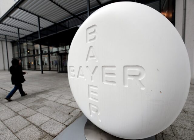 Αποζημίωση 11.000 ευρώ από τη Bayer σε αγρότη που εμφάνισε πρόβλημα υγείας εξαιτίας ζιζανιοκτόνου