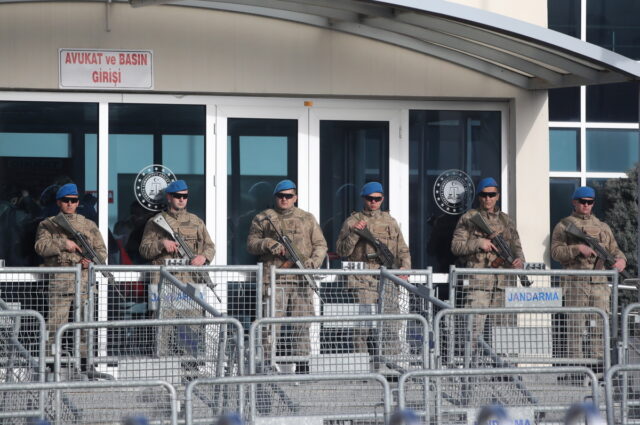 Τουρκικό δικαστήριο αθώωσε 103 απόστρατους ναυάρχους που κατηγορούνταν για υποκίνηση πραξικοπήματος