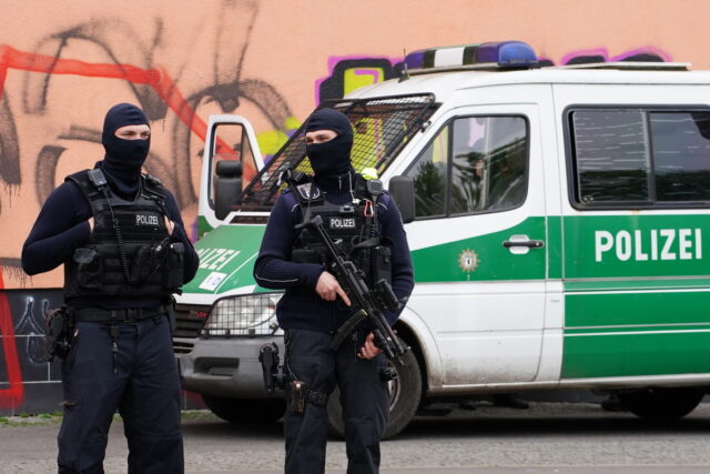 Γερμανία: Συνελήφθησαν 25 μέλη ακροδεξιάς οργάνωσης – Σχεδίαζαν επίθεση στο κοινοβούλιο