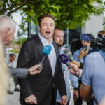 Ο Μασκ ζητά να σταματήσει η ανάπτυξη συστημάτων AI λόγω “πιθανών κινδύνων για την ανθρωπότητα”