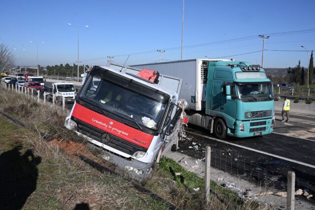 Αποκαταστάθηκε μερικώς η κυκλοφορία στην Αθηνών-Λαμίας