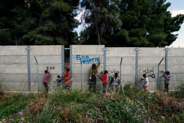 Αναβρασμός στο camp της Ριτσώνας από το θάνατο 45χρονου μετανάστη [ΒΙΝΤΕΟ]