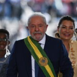 Βραζιλία: Μια μέρα αφού ορκίστηκε, ο Λούλα παίρνει μέτρα για τις ιδιωτικοποιήσεις και τον Αμαζόνιο