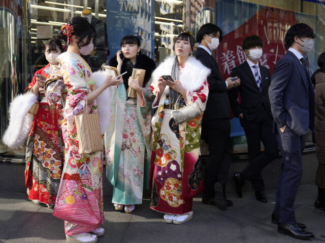 Στην Ιαπωνία, η Ημέρα της Ενηλικίωσης έφτασε και είναι πολύχρωμη