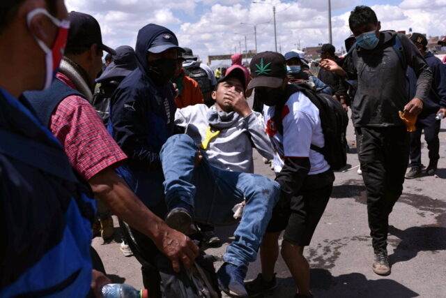 Πολιτική κρίση στο Περού: Τουλάχιστον 17 νεκροί στα επεισόδια στη Χουλιάκα
