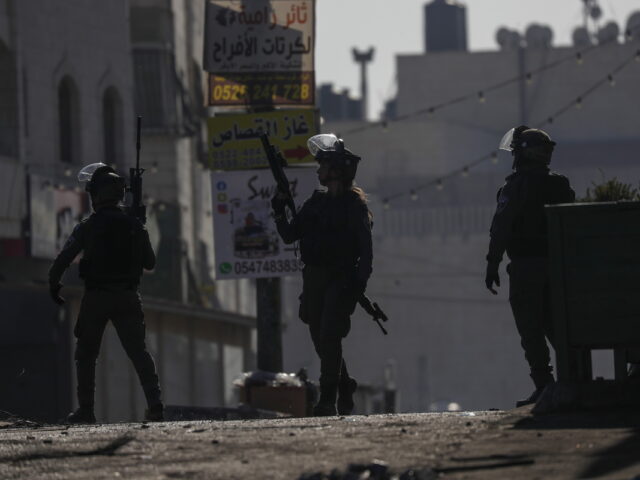 Ισραηλινοί στρατιώτες πυροβόλησαν και σκότωσαν δύο Παλαιστίνιους – Είχαν σηκώσει τα χέρια ψηλά με σκοπό να παραδοθούν