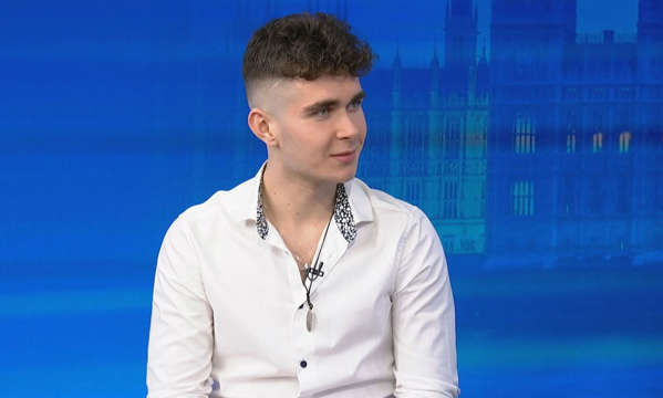 Ποιος είναι ο 16χρονος Βίκτωρ Βερνίκος που θα εκπροσωπήσει την Ελλάδα στον φετινό διαγωνισμό της Eurovision [ΒΙΝΤΕΟ]