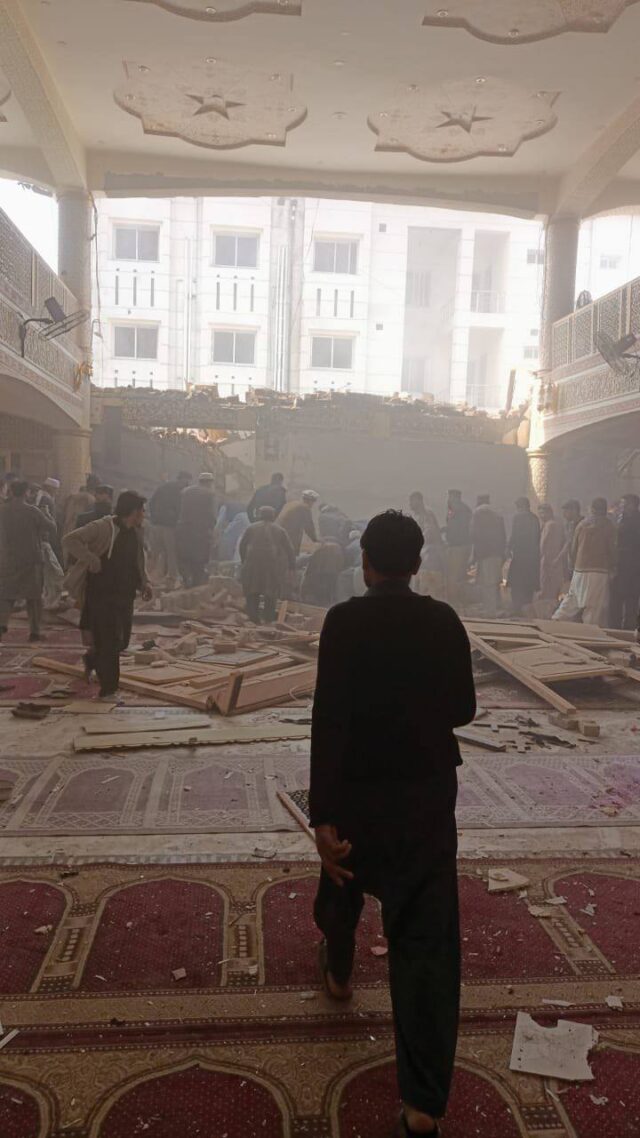 Έκρηξη σε τζαμί στο Πακιστάν [ΒΙΝΤΕΟ]
