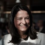 Κεραμέως για σχολεία: Καμιά συζήτηση για κλείσιμο ή υποχρεωτική μάσκα λόγω της έξαρσης ιώσεων και κορωνοϊού