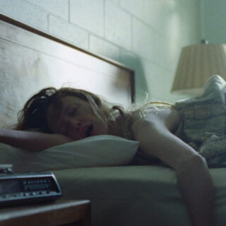 Το κόλπο έπιασε. Η Andrea Riseborough βρίσκεται, από το πουθενά, υποψήφια για Όσκαρ