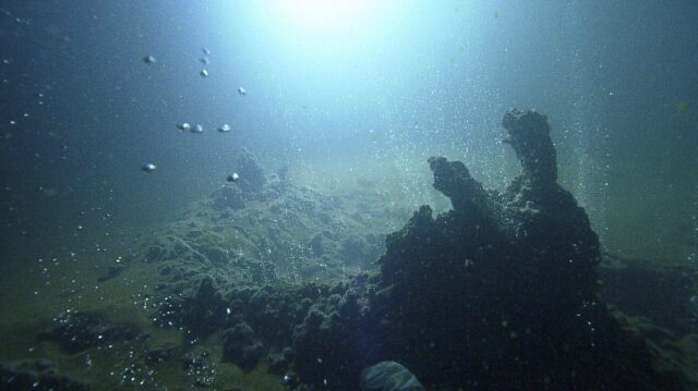 Εντοπίστηκε για πρώτη φορά ο μαγματικός θάλαμος του Κολούμπου στη Σαντορίνη