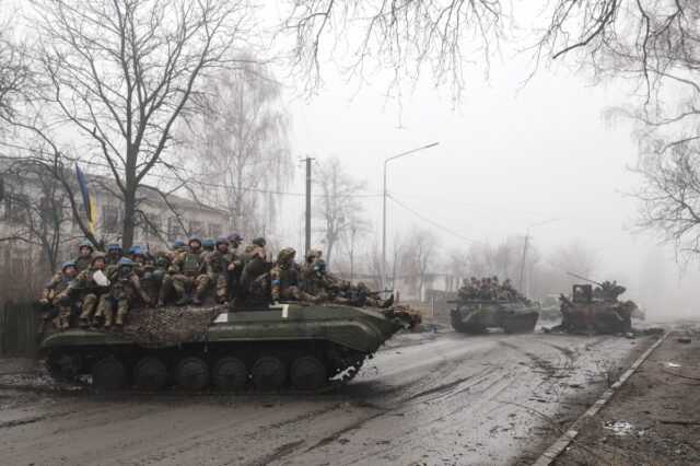 Τα ουκρανικά στρατεύματα προελαύνουν γύρω από το Μπαχμούτ – Η Ρωσία ενισχύει τις δυνάμεις της