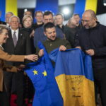 Η ΕΕ υπόσχεται στήριξη στην Ουκρανία, αλλά όχι ταχεία ένταξη