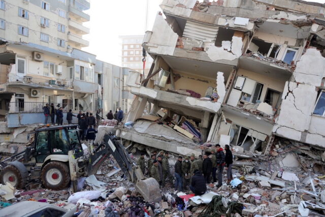 Σεισμός σε Τουρκία-Συρία: Πάνω από 21.600 νεκροί – Μειώνονται οι ελπίδες για επιζώντες
