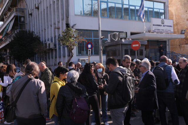 Επεισόδια στο Υπουργείο Εργασίας: Ελεύθεροι οι δυο προσαχθέντες συνδικαλιστές [ΒΙΝΤΕΟ]