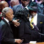 Αγανάκτηση και οργή κατά της αστυνομικής βίας στην κηδεία του Τάιρ Νίκολς [ΒΙΝΤΕΟ]