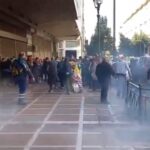 Το ΚΚΕ καταγγέλλει «την τραμπούκικη επίθεση» των αστυνομικών σε βάρος των εργαζομένων στον Επισιτισμό–Τουρισμό