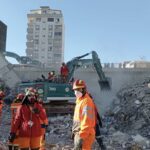 Πατέρας και γιος από τη Θεσσαλονίκη επιχείρησαν μαζί στα χαλάσματα των φονικών σεισμών στην Τουρκία