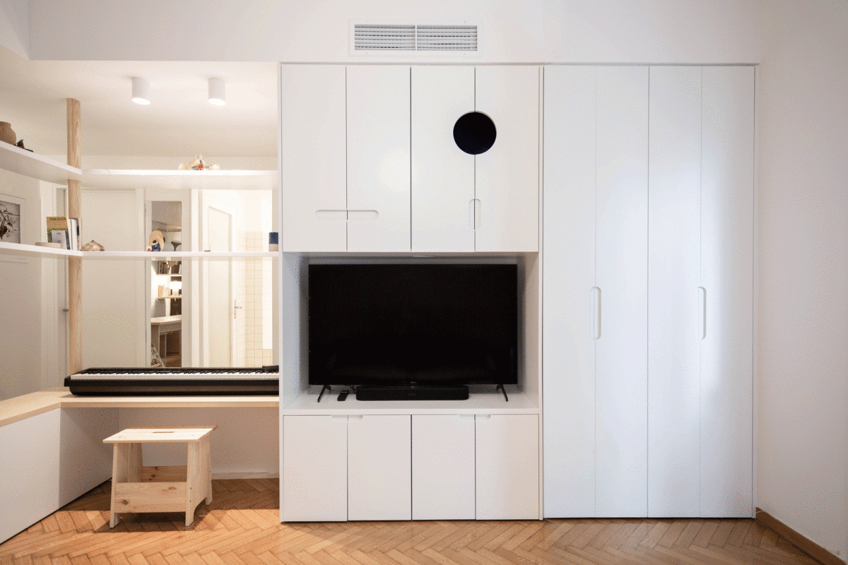 Ένα μοντέρνο διαμέρισμα στην Κυψέλη, φτιαγμένο για τρεις ανθρώπους και μία γάτα