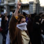 «Δε φεύγουμε – Τώρα θα μας ακούσετε»: Συναυλία αλληλεγγύης στο υπό κατάληψη κτίριο Τσίλλερ