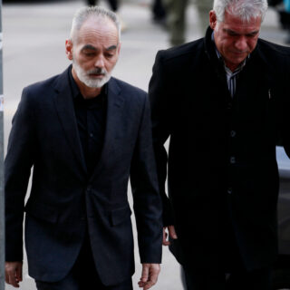 “Μην με χτυπάτε άλλο”, ξέσπασε ο πατέρας του Άλκη Καμπανού