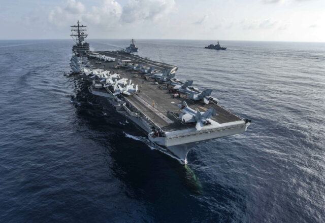 Η Κίνα ανακοίνωσε πως εκδίωξε αμερικανικό πολεμικό πλοίο από τη Νότια Σινική Θάλασσα – Διαψεύδουν οι ΗΠΑ