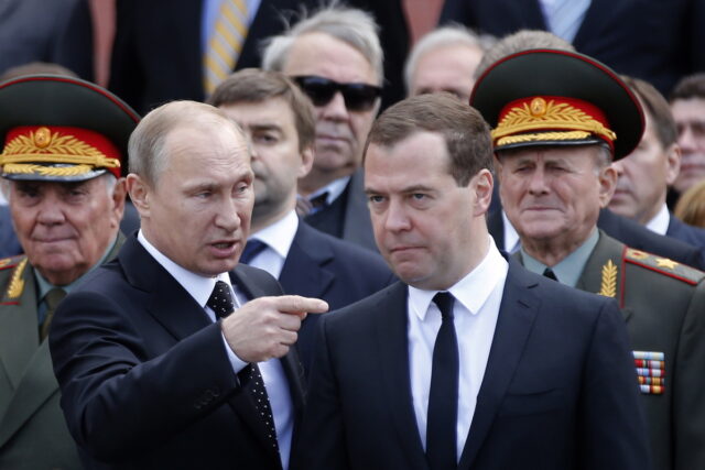 Μεντβέντεφ: Η σύλληψη του Πούτιν θα αποτελούσε «κήρυξη πολέμου»