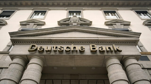 Νέα «βουτιά» στις διεθνείς αγορές – Κατακρημνίστηκε η μετοχή της Deutsche Bank