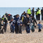 Αντιμεταναστευτικό νομοσχέδιο στη Βρετανία: Οι Βρυξέλλες ανησυχούν αν το Λονδίνο σέβεται το διεθνές δίκαιο