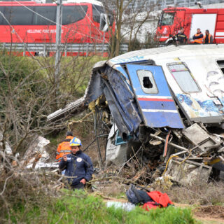 Τέμπη: Κάλεσμα για συγκέντρωση στα γραφεία της Hellenic Train και πορεία στη Βουλή