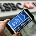 Μεγάλη πτώση στα ευρωπαϊκά χρηματιστήρια, μετά την κατάρρευση της SVB