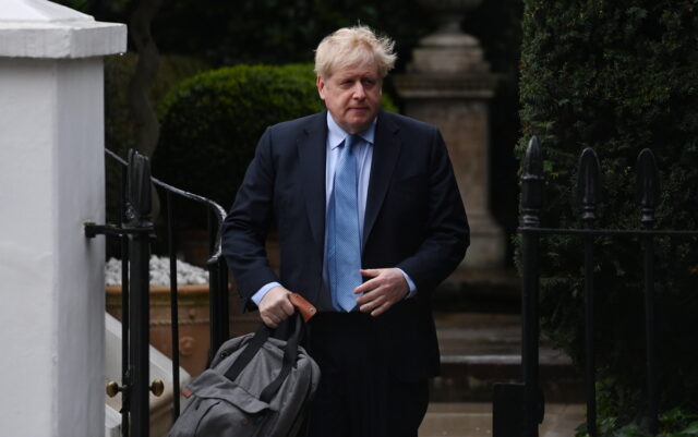 Εξετάζεται σήμερα αν ο Μπόρις Τζόνσον παραπλάνησε με δόλο το Βρετανικό Κοινοβούλιο για τα «κορωνοπάρτι»