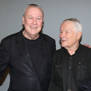 Όταν ο Μπομπ Γουίλσον συνάντησε τον Πέτερ Στάιν κάτω από τον (βροχερό) ουρανό του Πειραιά