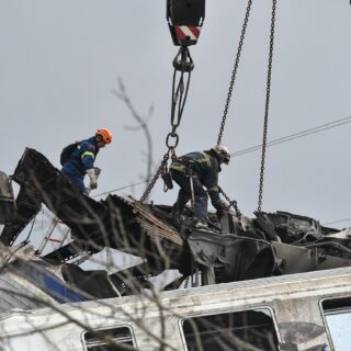 Σύγκρουση τρένων στα Τέμπη: Συγκροτείται Ειδική Επιτροπή για τα αίτια της τραγωδίας