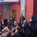 Γεωργία: Βουλευτές «πιάστηκαν» στα χέρια στο κοινοβούλιο [ΒΙΝΤΕΟ]