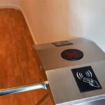 Πάτρα: Τουαλέτα σε εκκλησία επί πληρωμή και με περιστρεφόμενη μπάρα