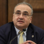 Πρόσκληση Βερβεσού στους πέντε πρώην προέδρους του ΔΣΑ για τη λειτουργία των Ανεξάρτητων Αρχών