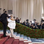 Αφιερωμένο στον Καρλ Λάγκερφελντ το φετινό Met Gala