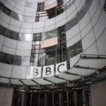 Το BBC θα «αντιπαλέψει» την αγωγή του Τραμπ για δυσφήμιση